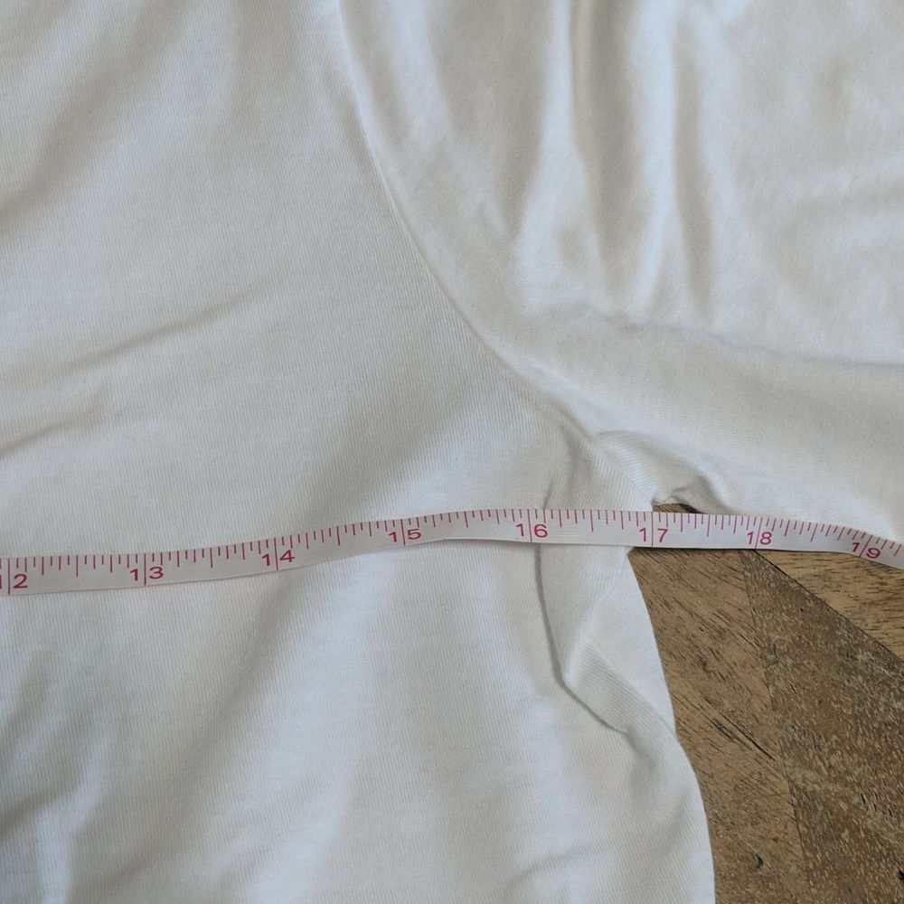 Nike Sneaker Factory Youth Unisex White Tee Shirt NWOT sz L 100% Cotton - Picture 6 of 8